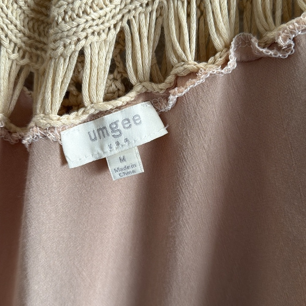 Umgee Tan Crochet Fringe Boho Top Size Medium - Picture 10 of 11
